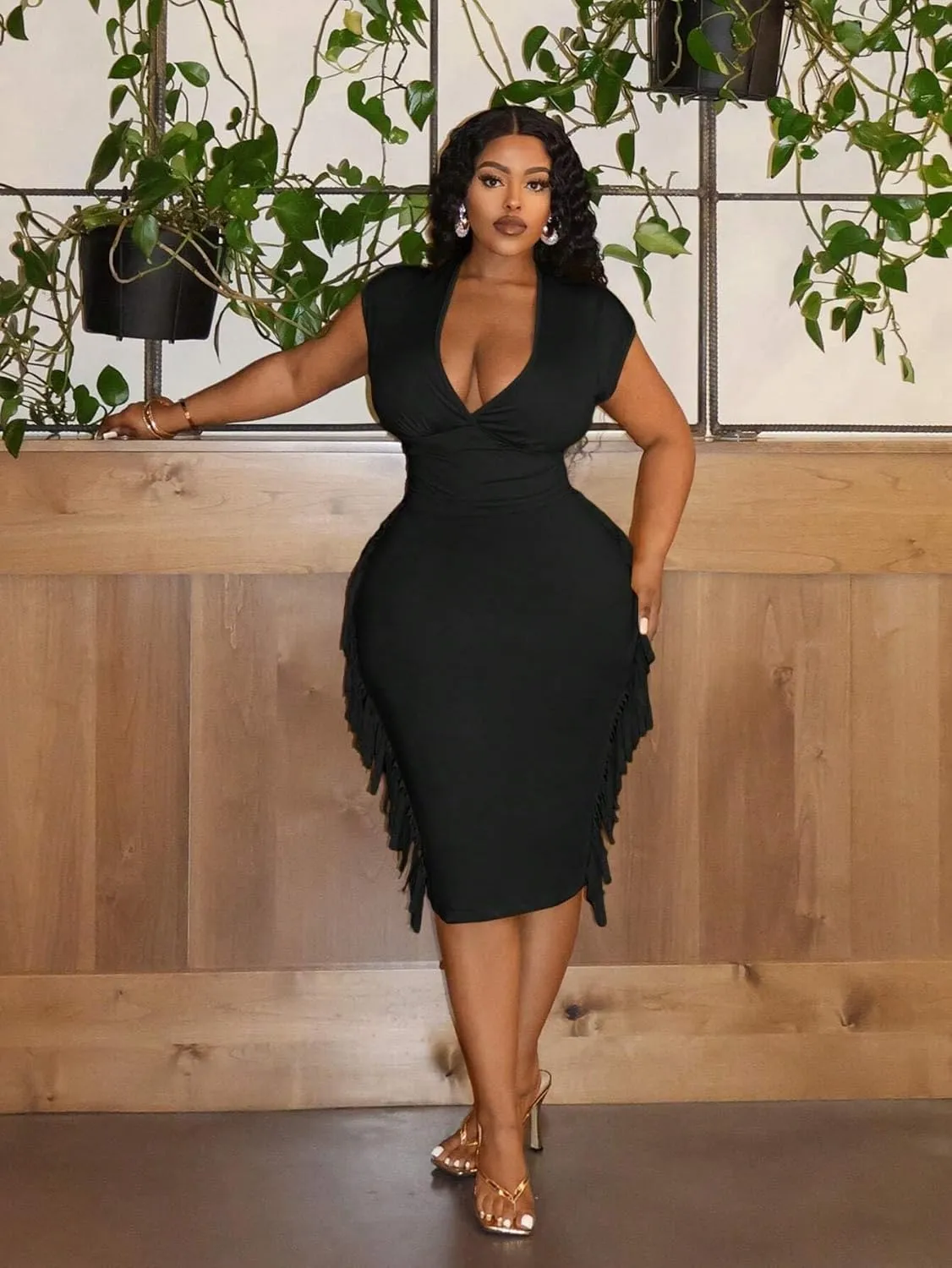 LALAGEN Women's 2025 Summer Dresses Plus Size Bodycon Half Sleeve Deep V-Neck Solid Color Midi Dress