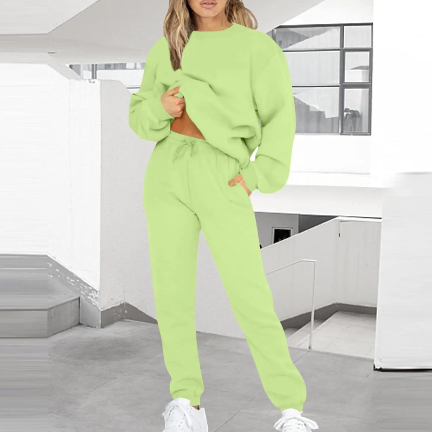 Lastesso Womens Loungewear Set Plus Size Sweatsuits Crewneck Long Sleeve Sweatshirt Baggy Sweatpants Outfits 2 Piece Sets