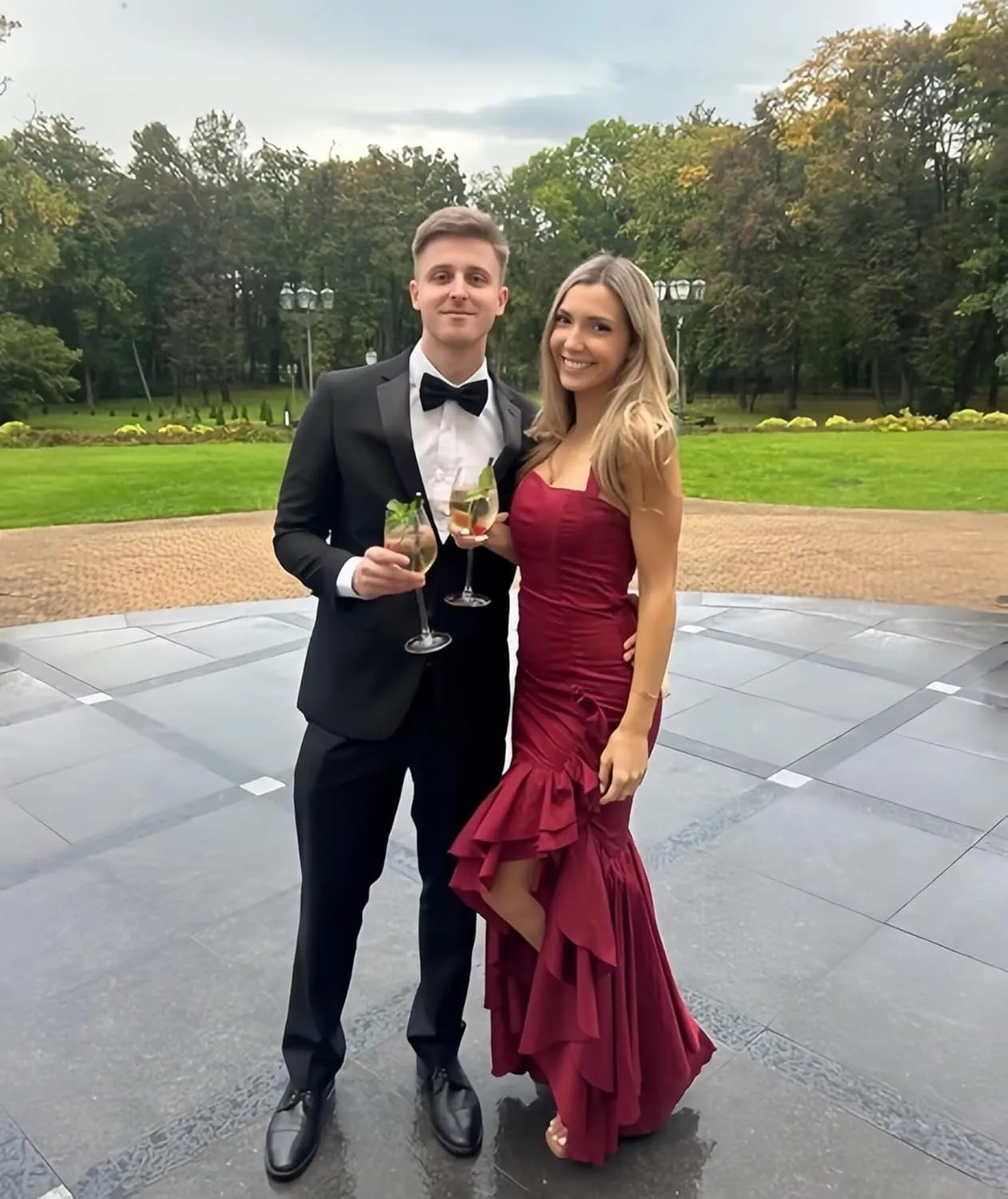 Mermaid Long Prom Dresses for Women Ruffle Formal Evening Party Gown with Slit