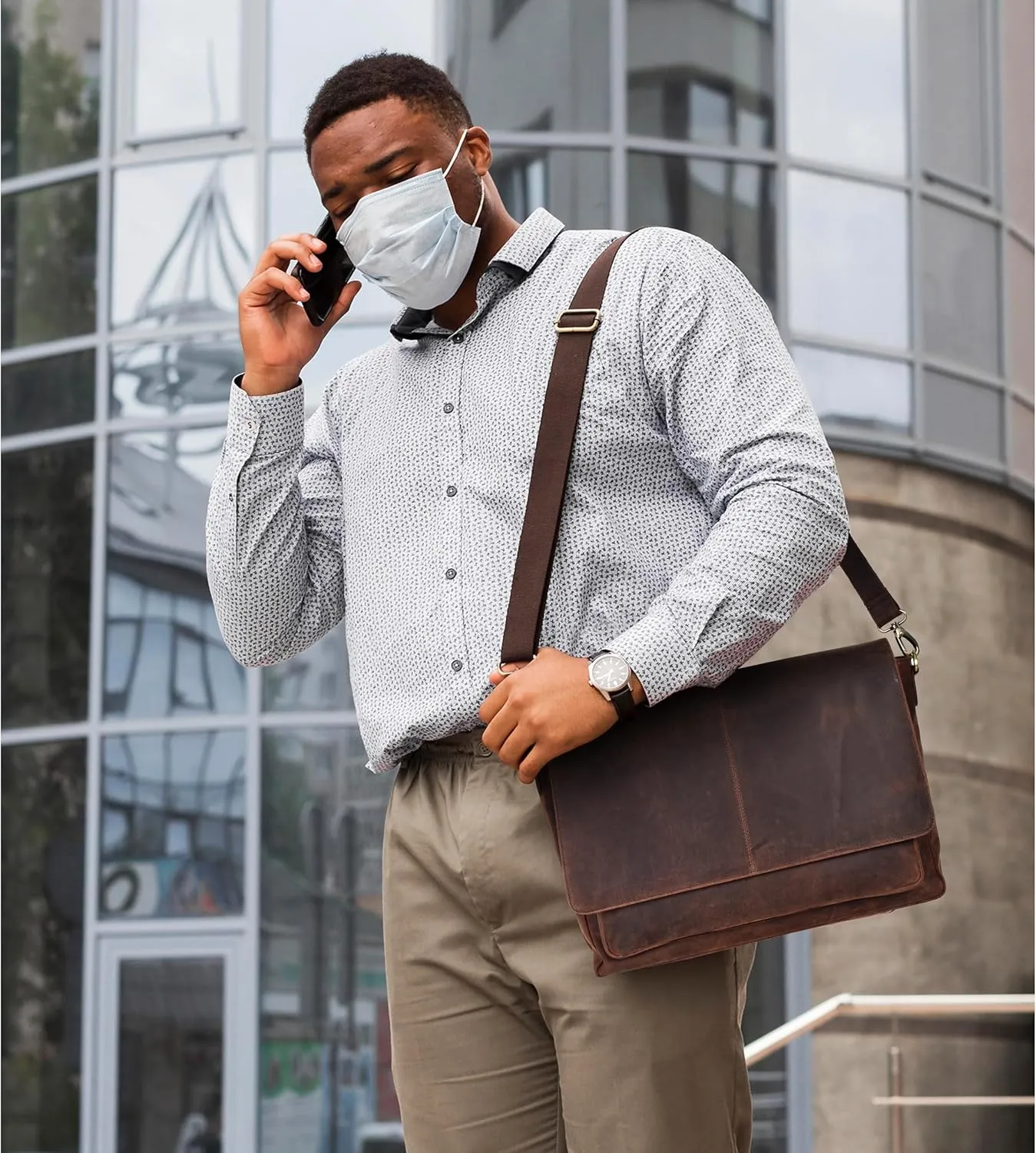 Oak Leathers Leather Messenger Bag for Men and Women - Laptop Briefcase Bag For College, Office, Adjustable Shoulder Strap
