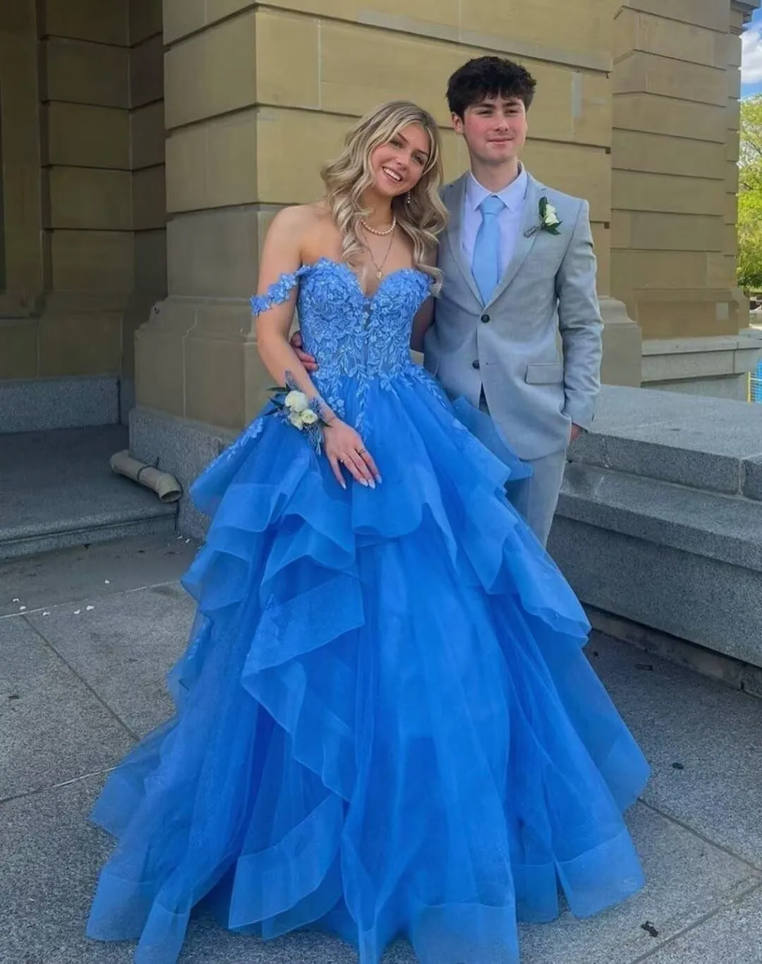 Off Shoulder Glitter Tulle Prom Dresses Ruffle Tiered Long Ball Gown Sweetheart Laces Appliques Princess Dress