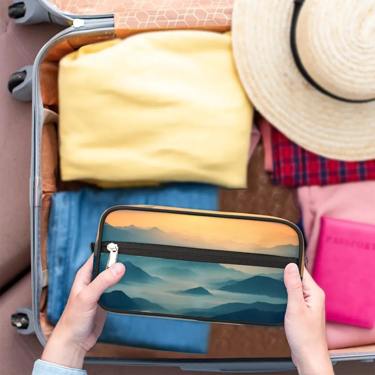 Travel Toiletry Bag for Women Men Foggy Mountains Hanging Cosmetic Bag Waterproof Makeup Bag for Shaving Makeup Toothbrush & Travel Essentials